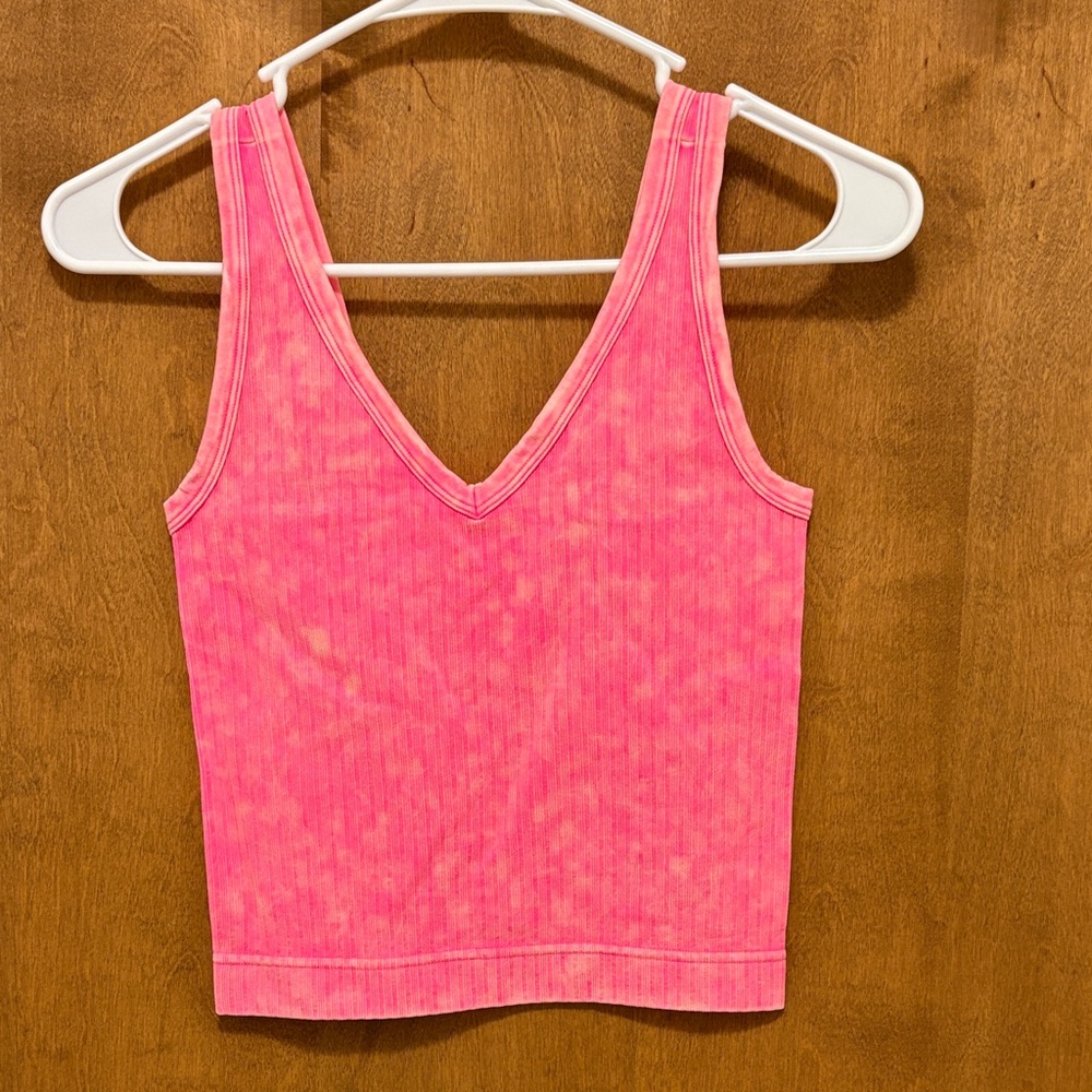 591. Zenana Women’s Pink V-Neck Ribbed Tank Top